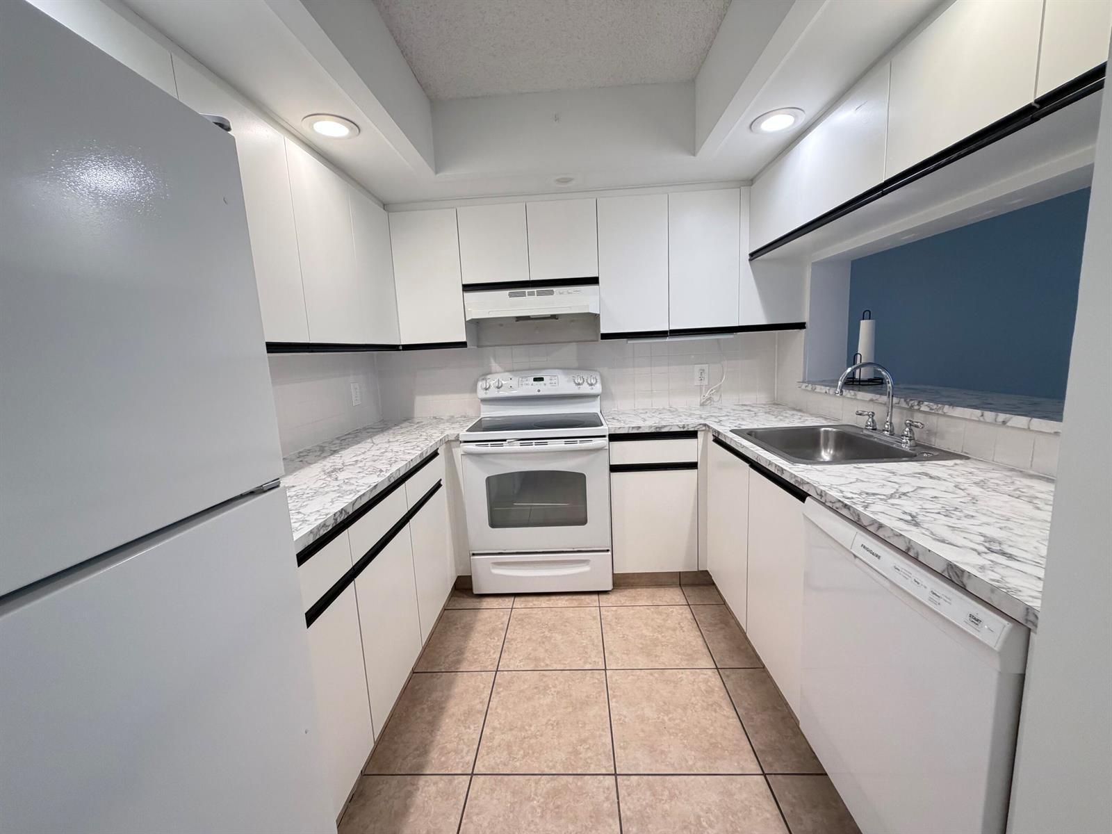 1300 SW 125TH Avenue # 103K, Pembroke Pines FL 33027 photo 2