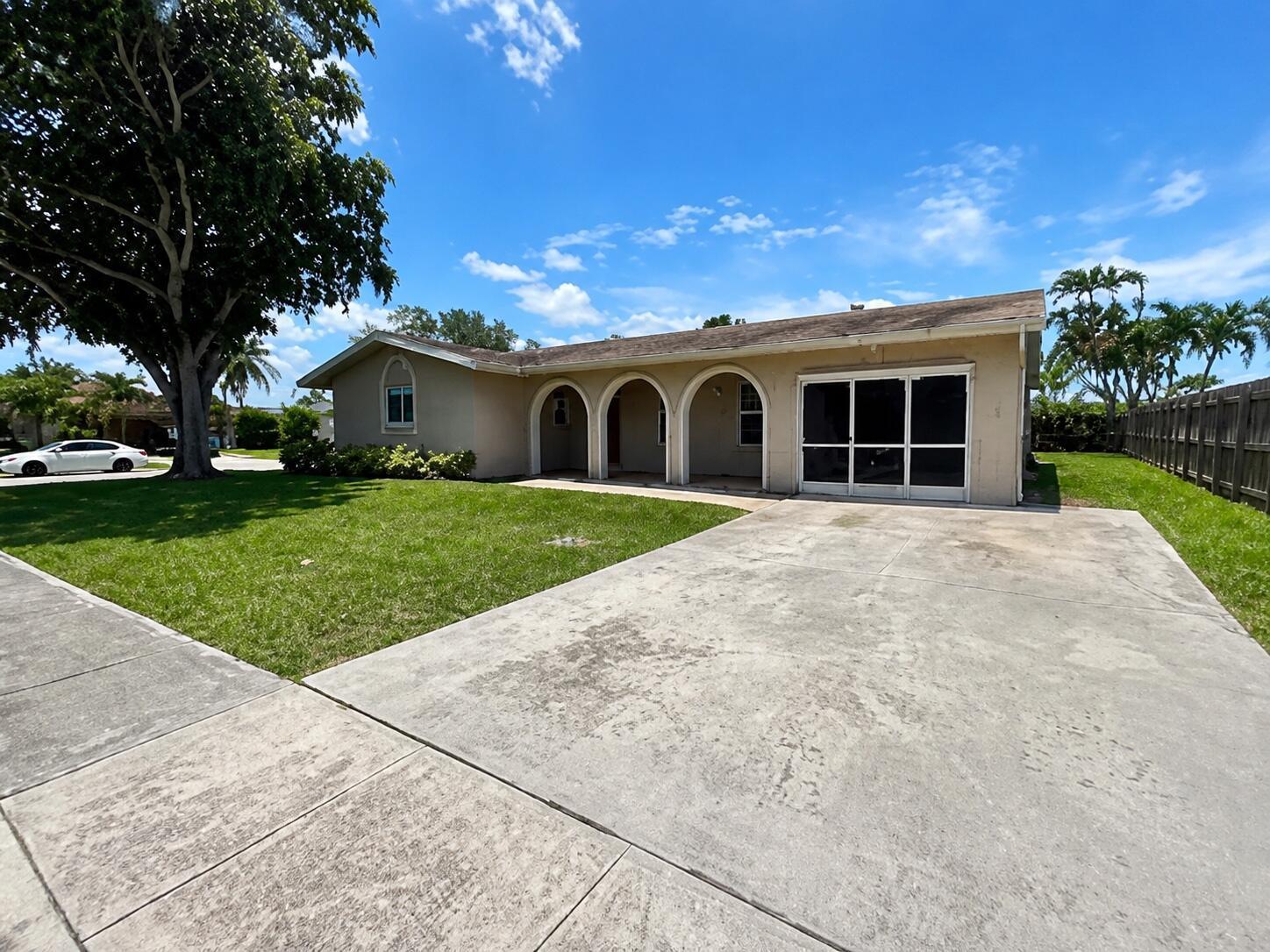 7975 NW 8TH Street, Margate FL 33063