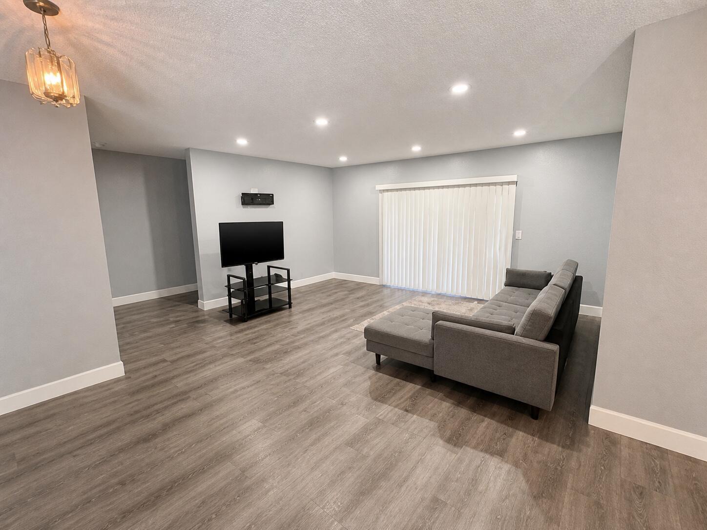 7975 NW 8TH Street, Margate FL 33063 photo 5
