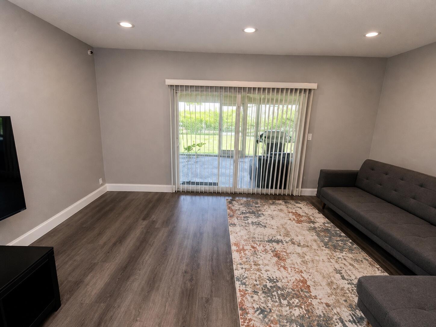 7975 NW 8TH Street, Margate FL 33063 photo 4