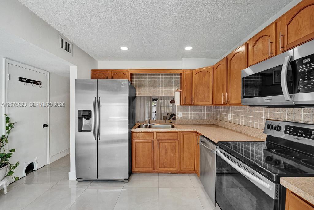 3000 NW 5th Ter # 112, Pompano Beach FL 33064 photo 3