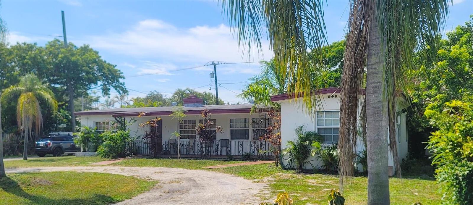 213 SW 3RD Place, Dania Beach FL 33004