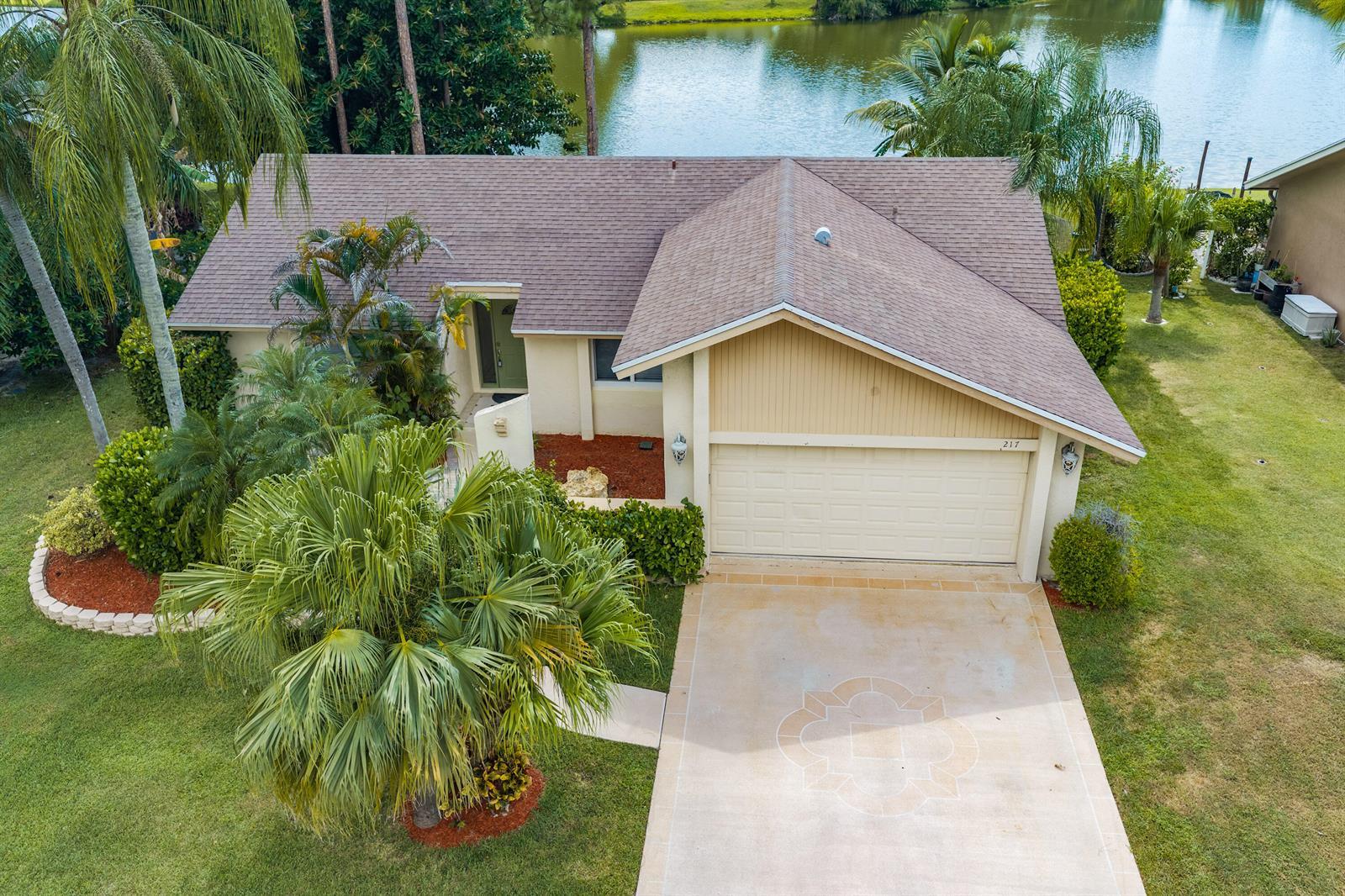 217 PARKWOOD Drive S, Royal Palm Beach FL 33411 photo 4