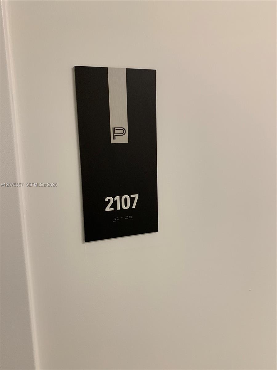 851 NE 1st Ave # 2107, Miami FL 33132 photo 3