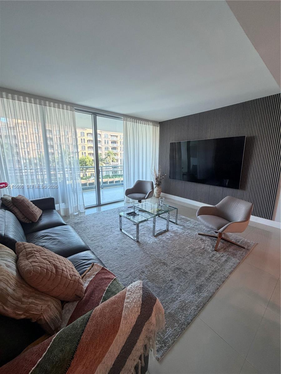 2950 NE 188th St # 325, Aventura FL 33180 photo 2