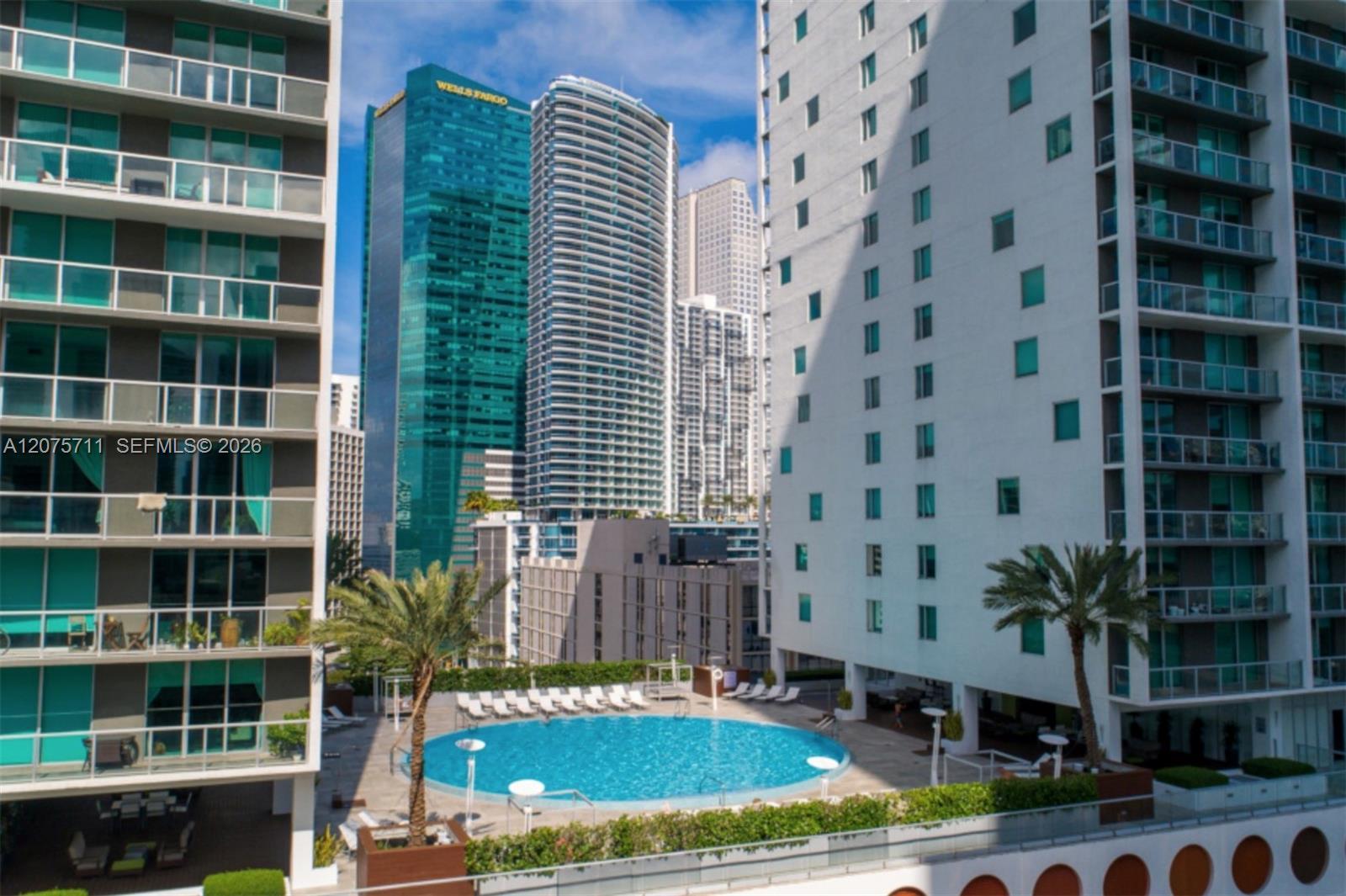 Miami, FL 33131 photo 3