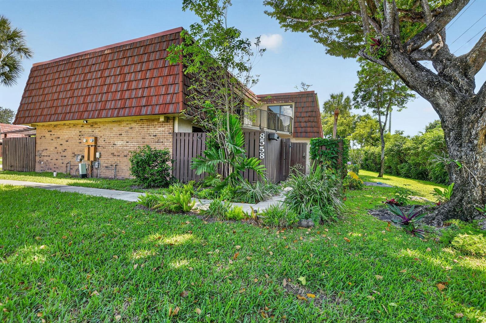 8558 Boca Rio Drive, Boca Raton FL 33433 photo 2