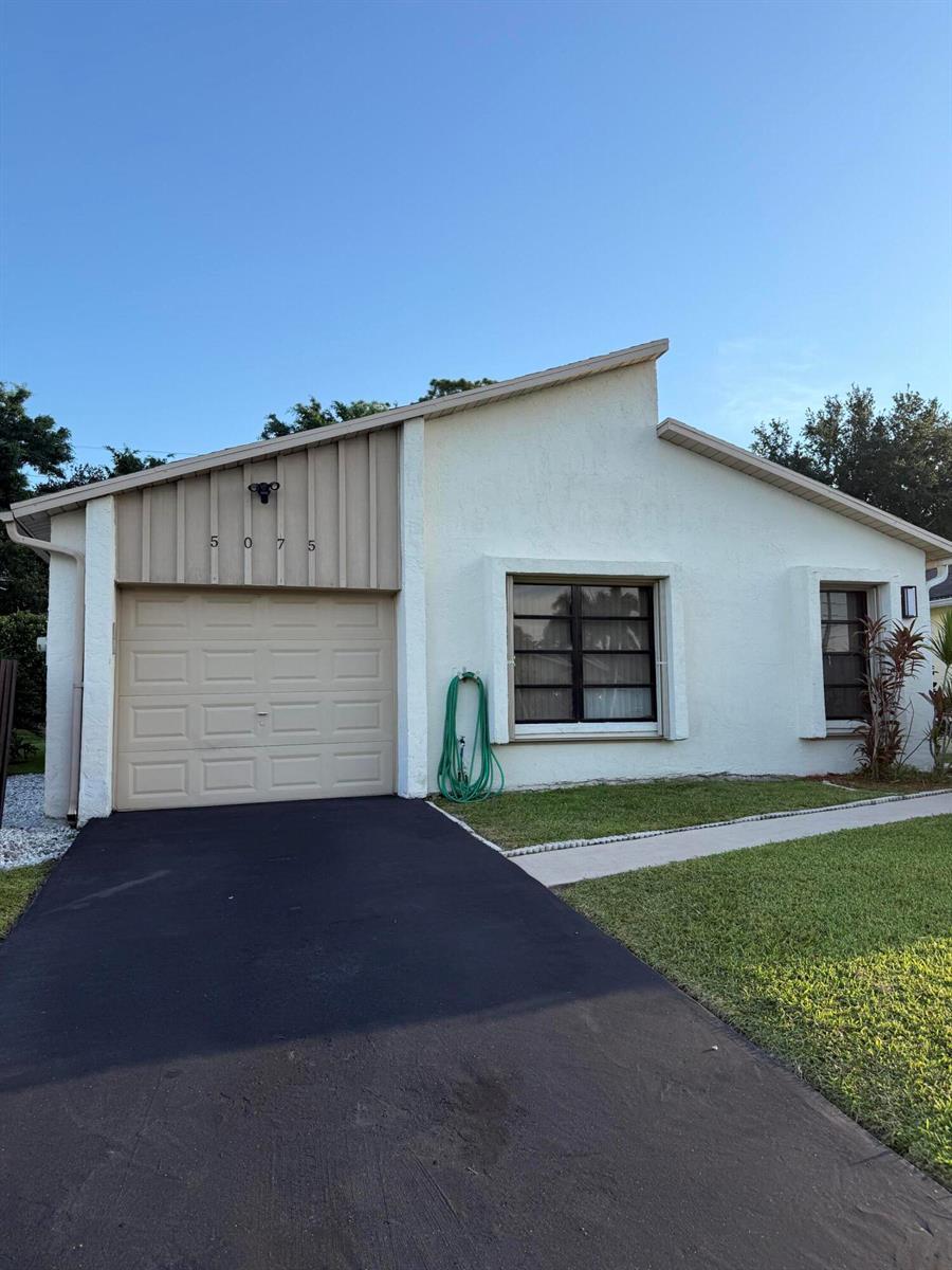 5075 Mirror Lakes Boulevard, Boynton Beach FL 33472
