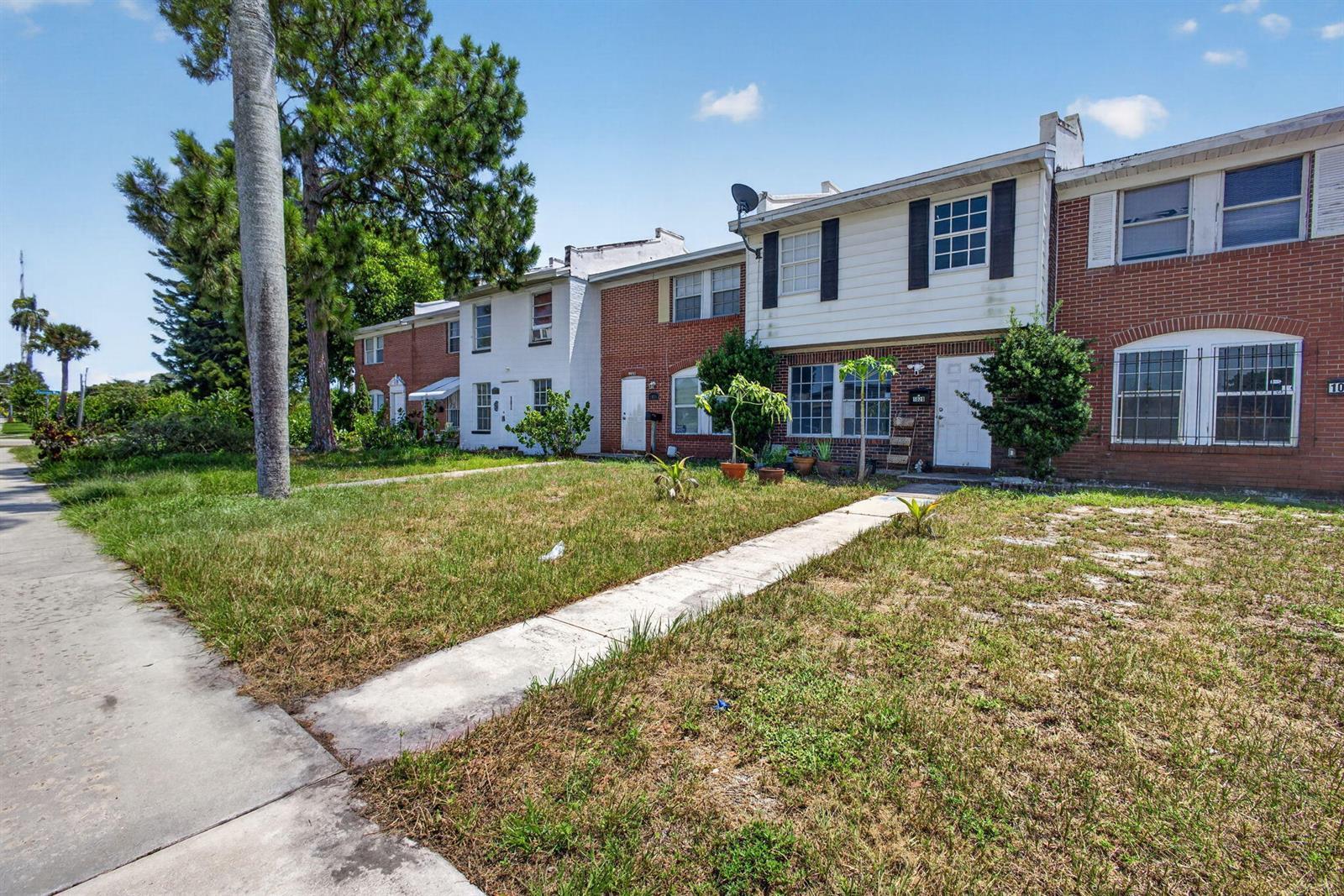 1028 36TH Street, West Palm Beach FL 33407 photo 2