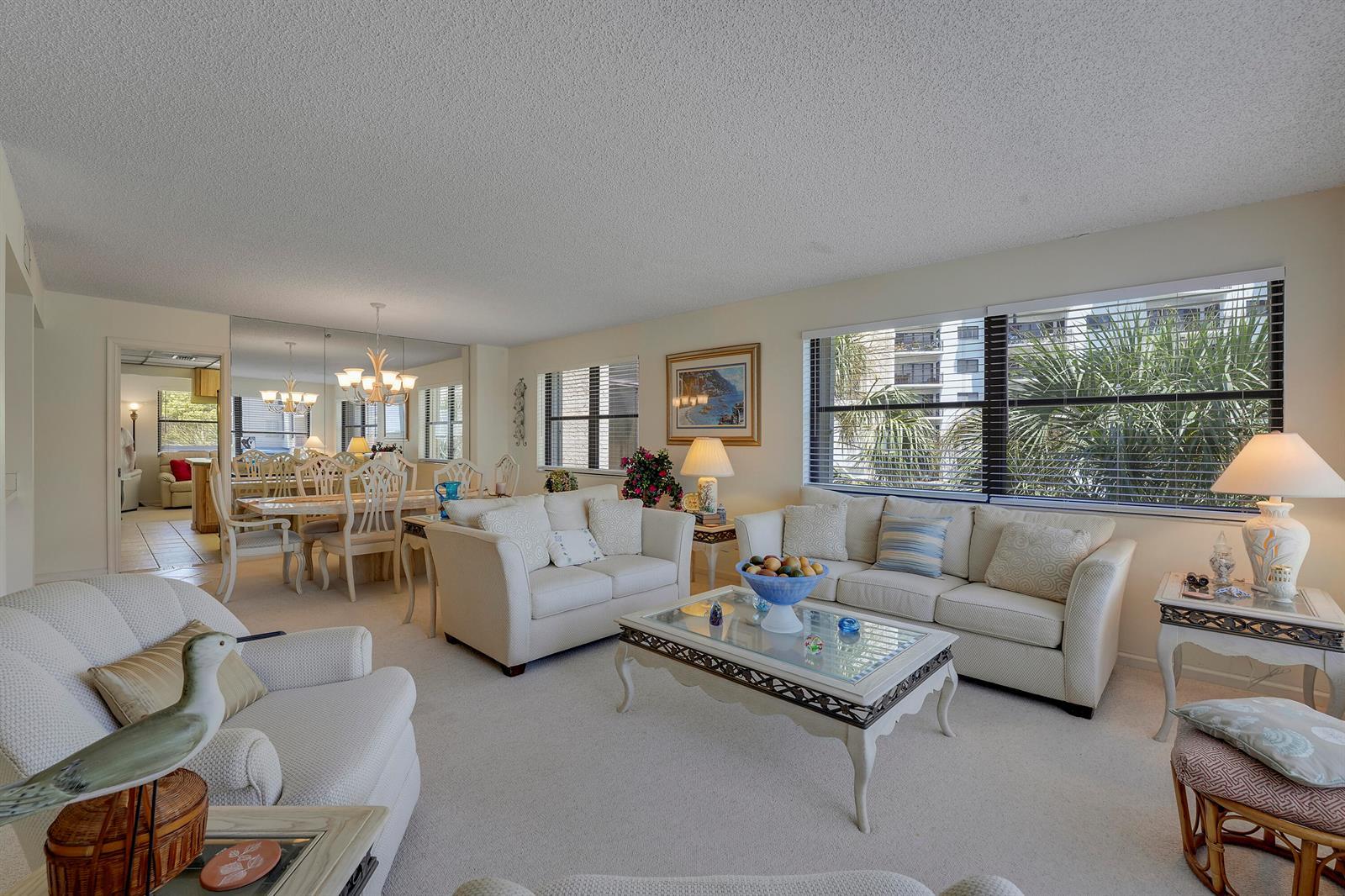 372 Golfview Road # 403, North Palm Beach FL 33408 photo 4