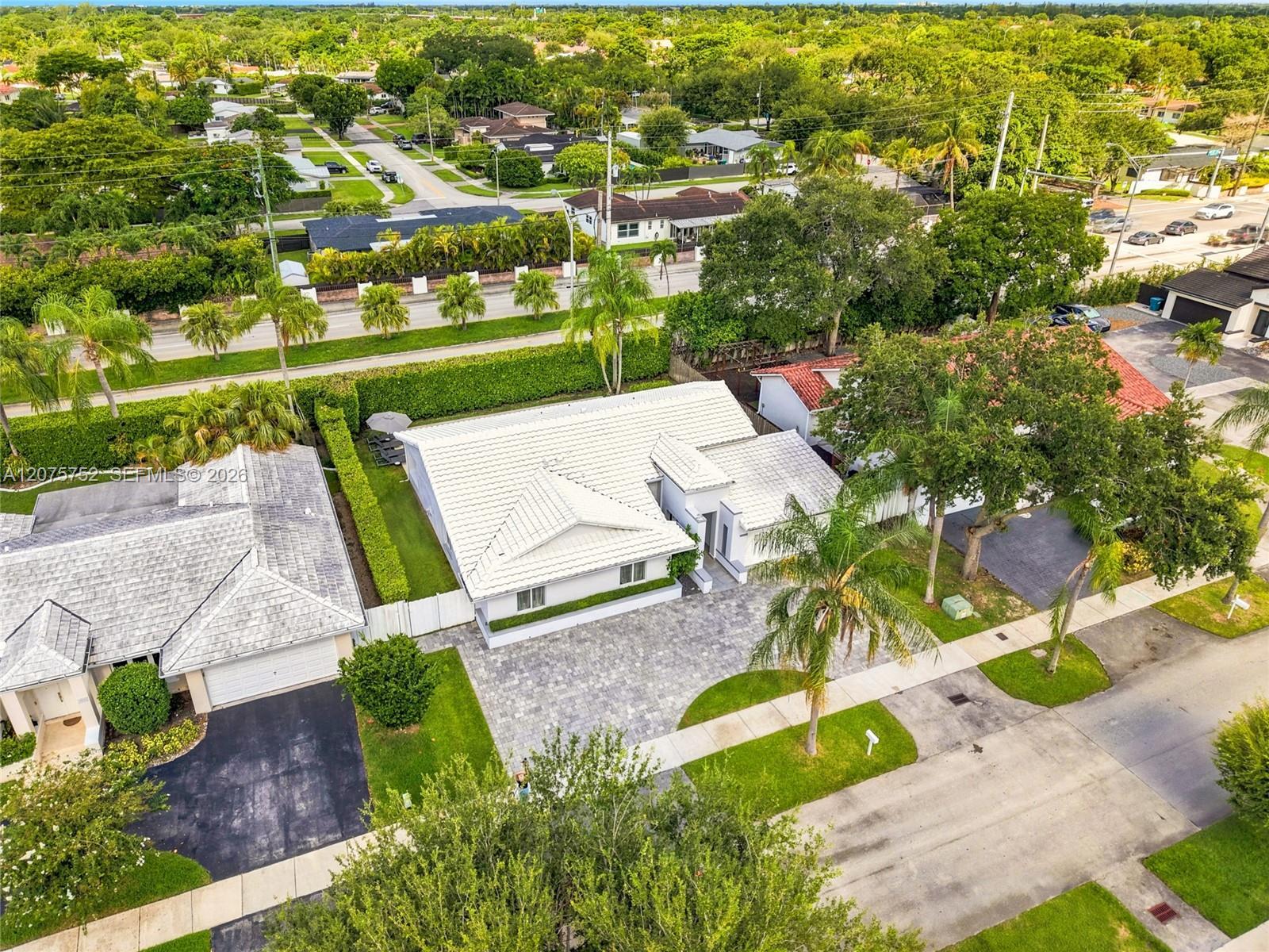 8250 SW 86th Ct, Miami FL 33143 photo 2