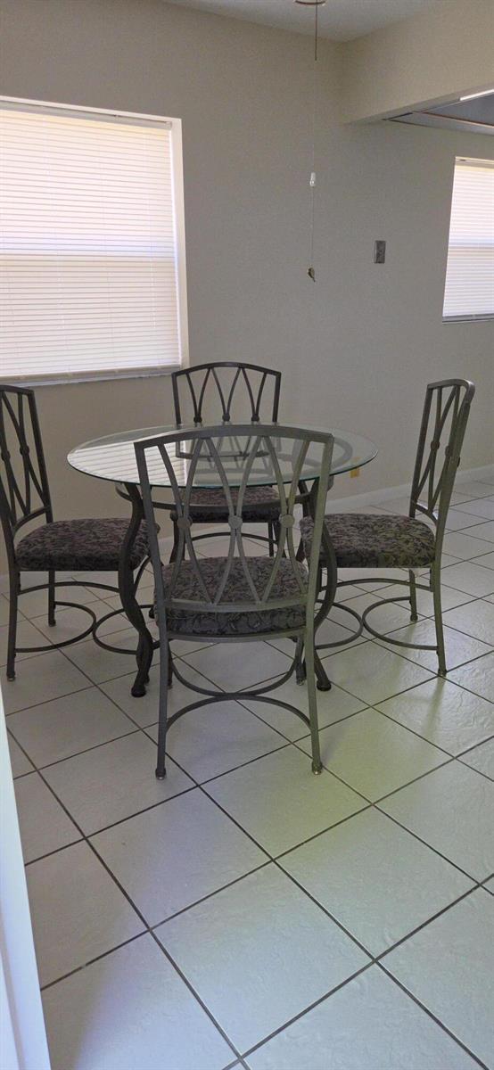 444 Saxony J, Delray Beach FL 33446 photo 4