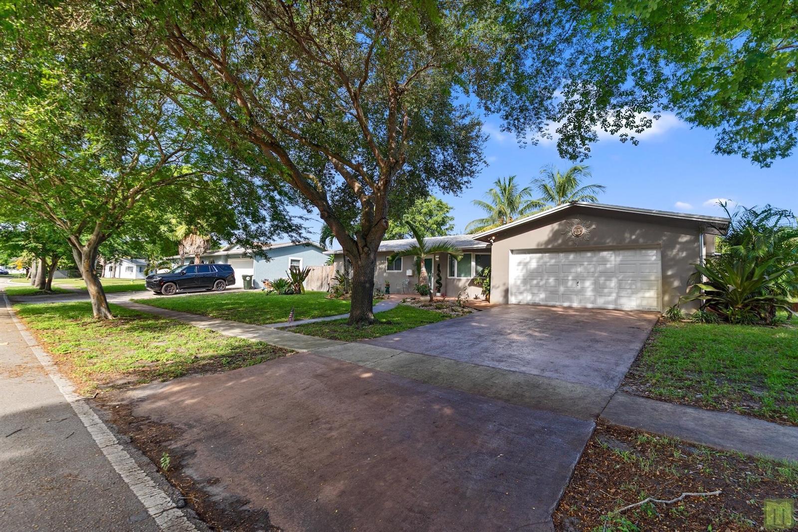 291 Lake Drive, Coconut Creek FL 33066 photo 3