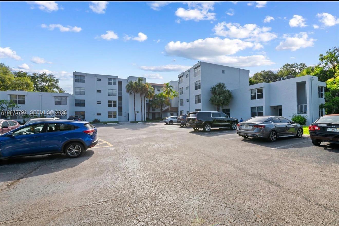 9400 Live Oak Pl # 205, Davie FL 33324