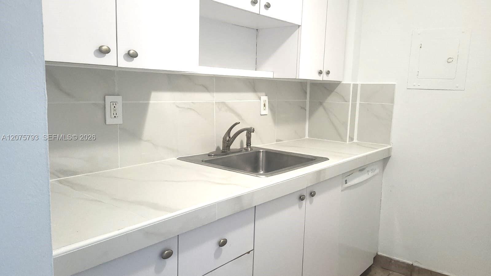 2450 NE 135th St # 206, North Miami FL 33181 photo 4