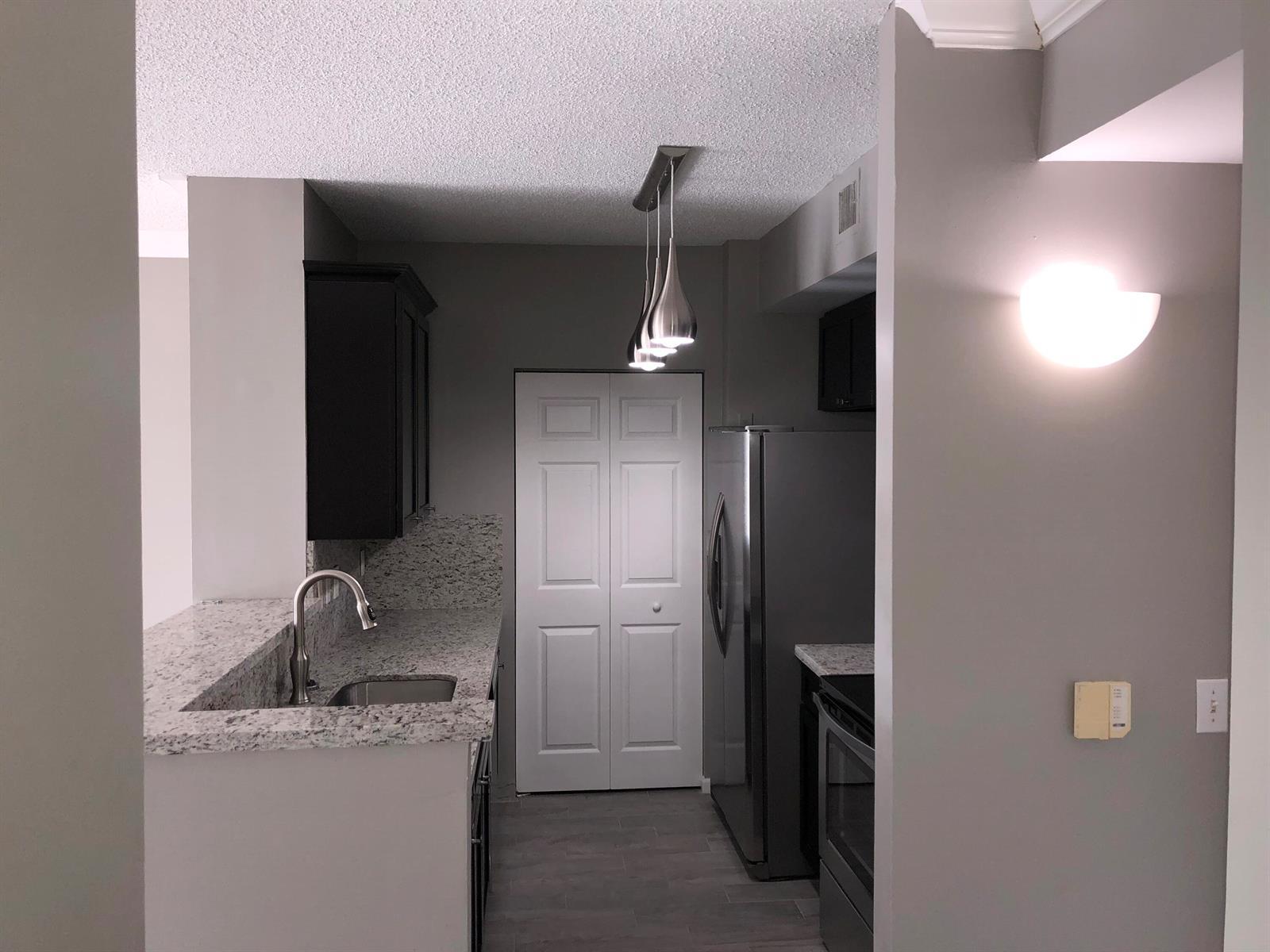 720 S Sapodilla Avenue Unit 501, West Palm Beach FL 33401 photo 3