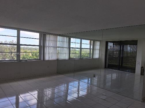 900 St Charles Pl, Pembroke Pines FL 33026 photo 4