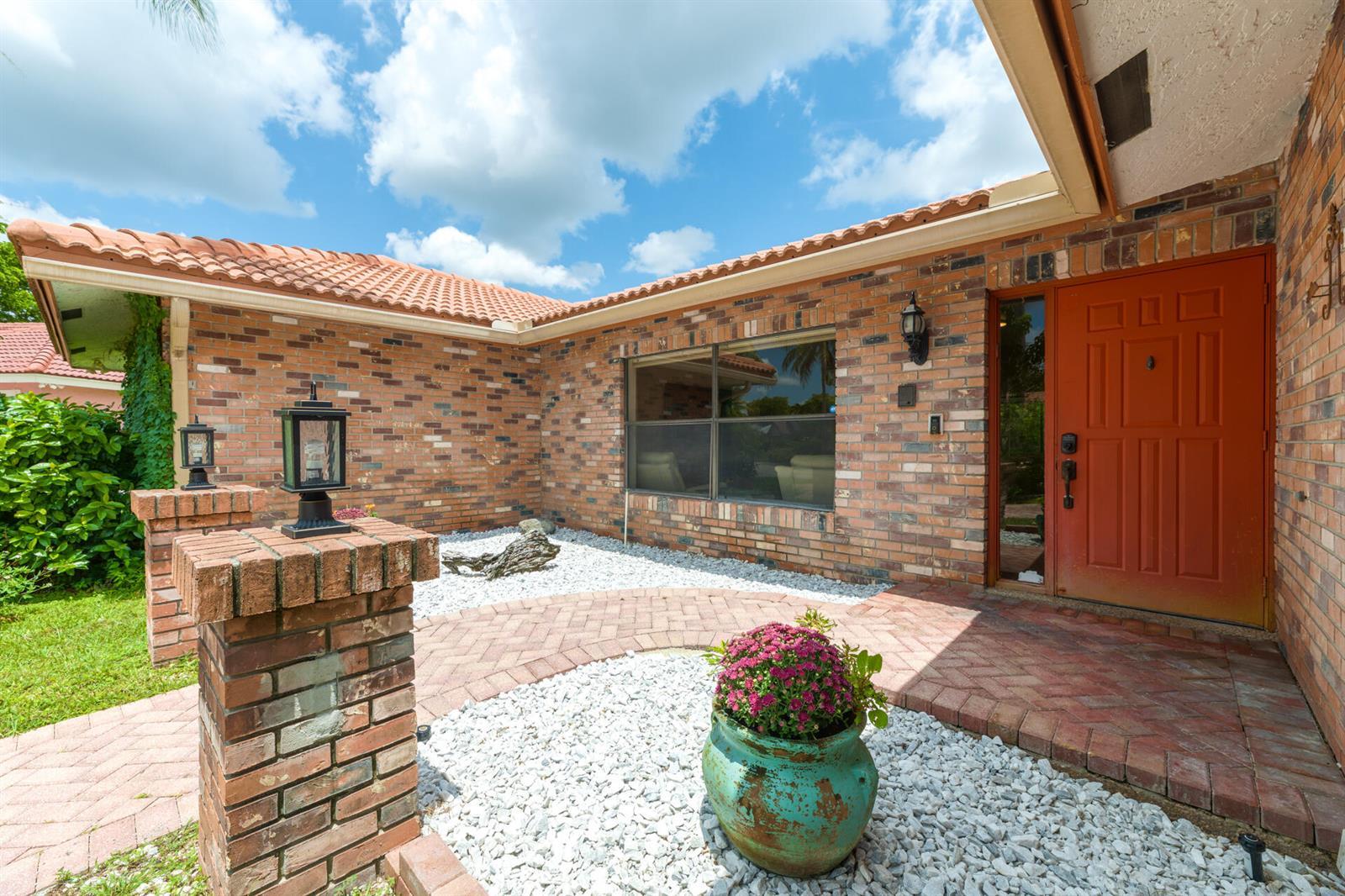 8501 NW 80 Street, Tamarac FL 33321 photo 5