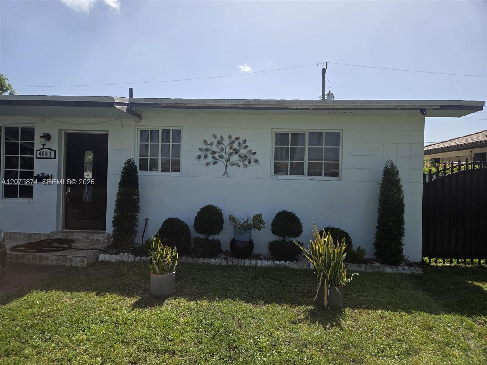 4601 W 9th Ave, Hialeah FL 33012 photo 2