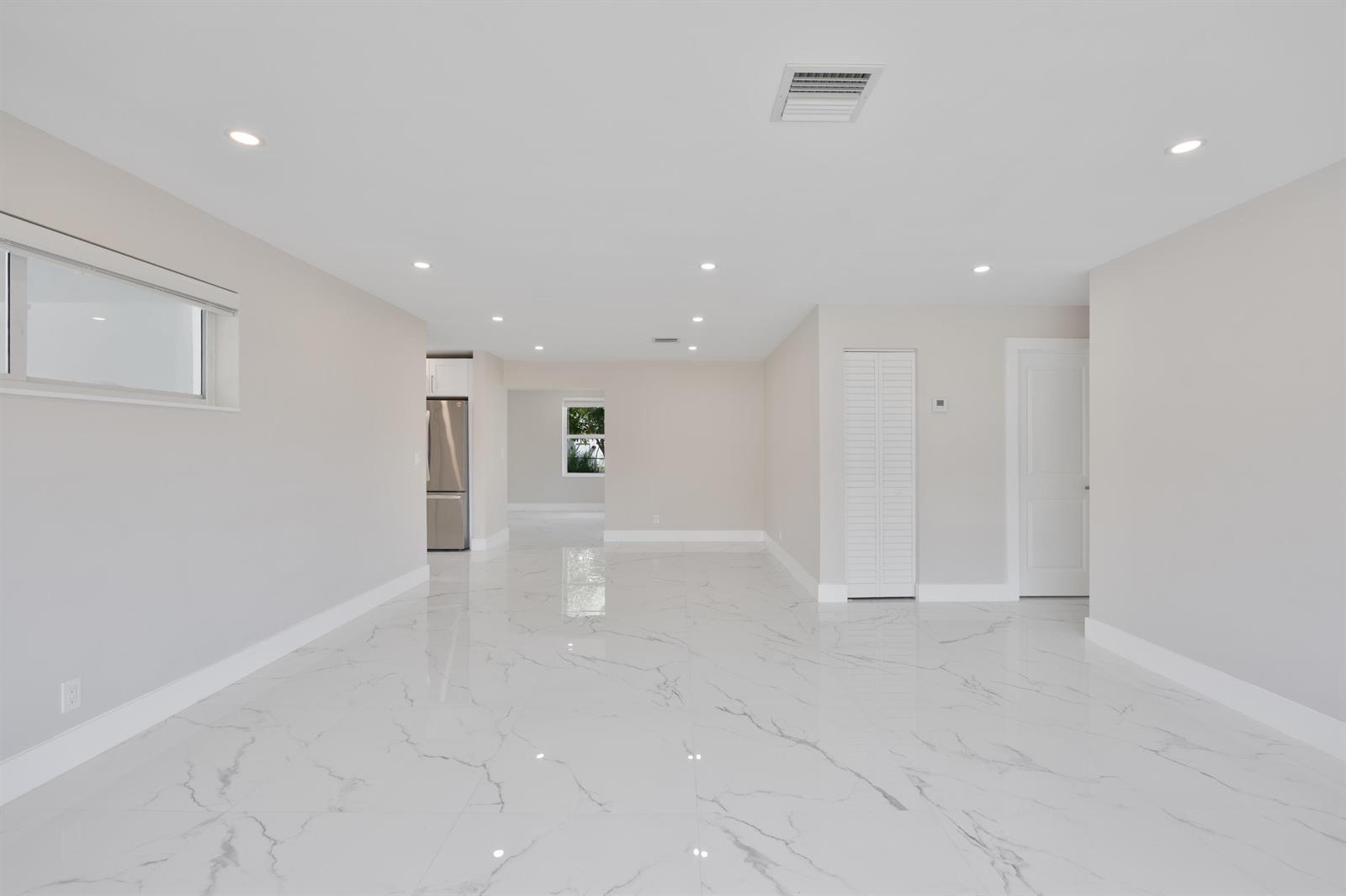 215 Evergreen Drive, West Palm Beach FL 33403 photo 4