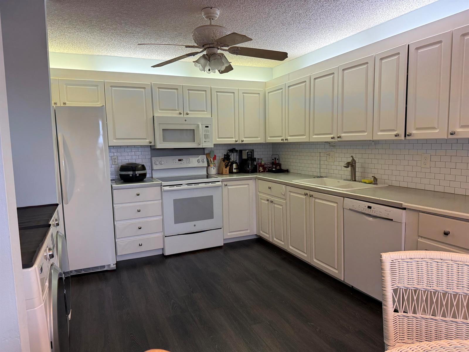 1520 NW 19TH Terrace # 203, Delray Beach FL 33445 photo 2