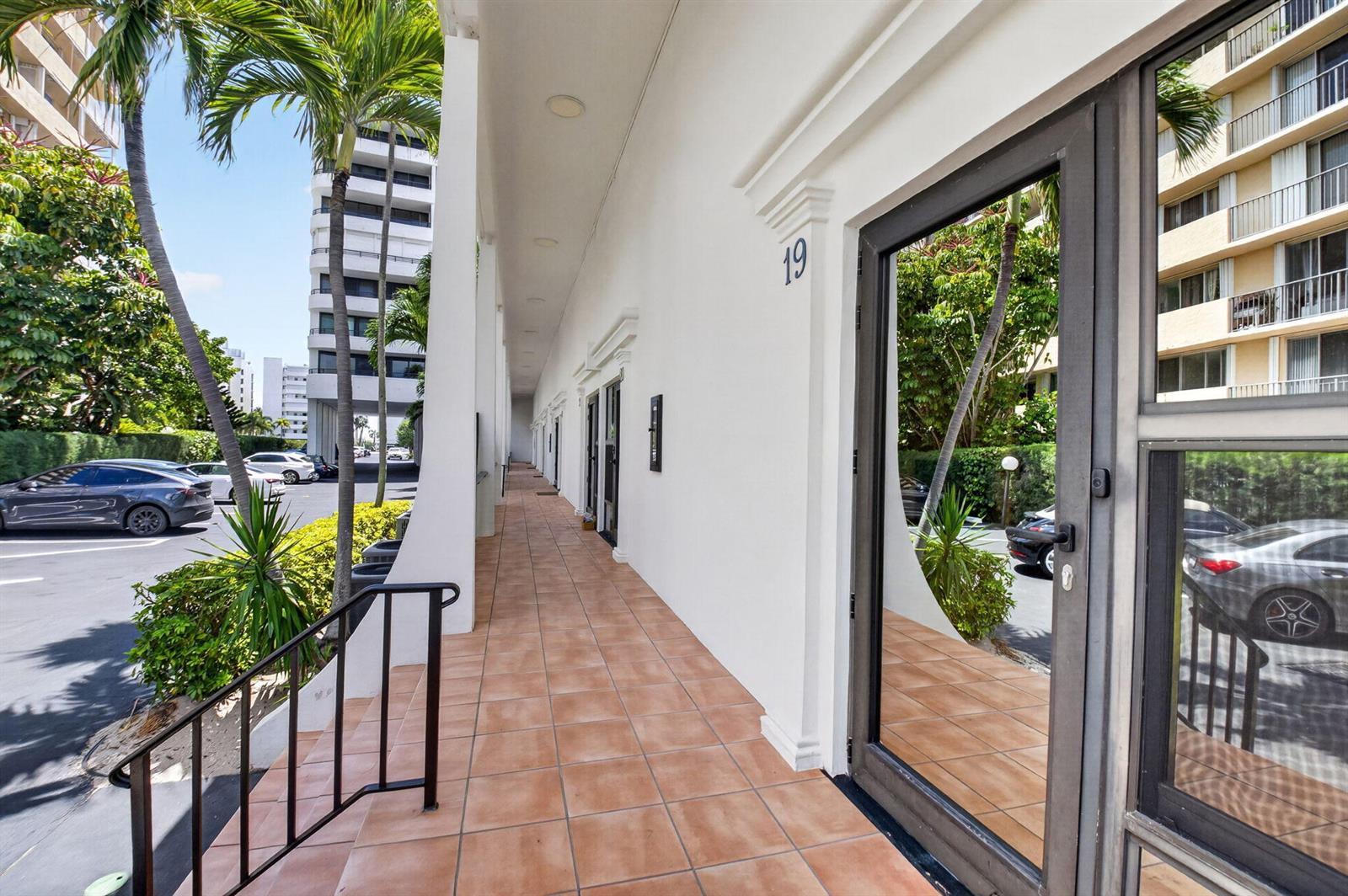 3589 S Ocean Boulevard # 19, South Palm Beach FL 33480 photo 4