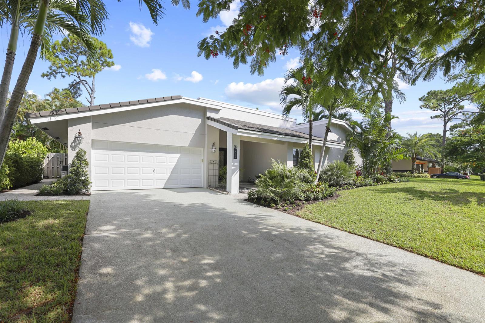 824 Foxpointe Circle, Delray Beach FL 33445 photo 3