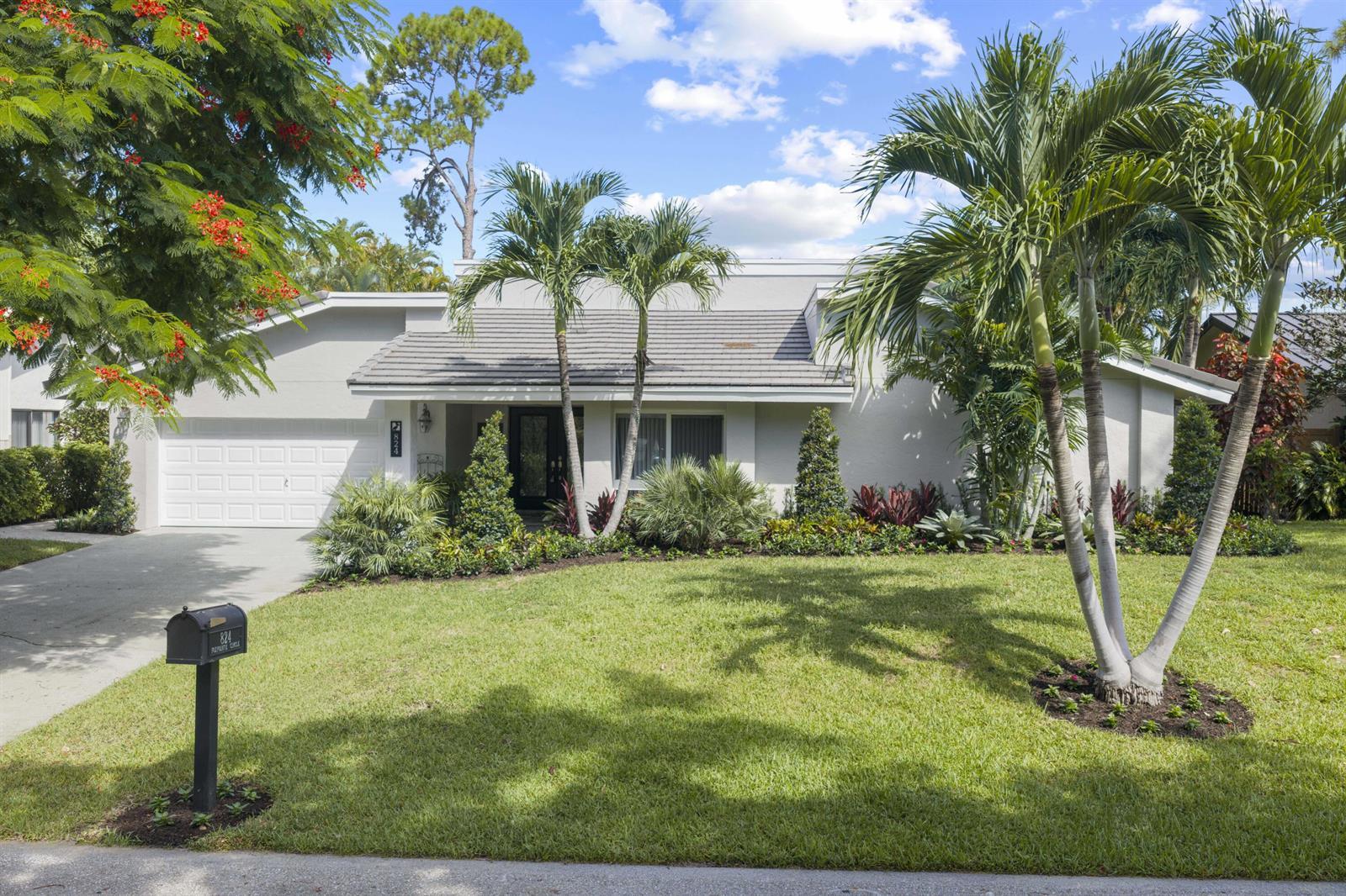 824 Foxpointe Circle, Delray Beach FL 33445