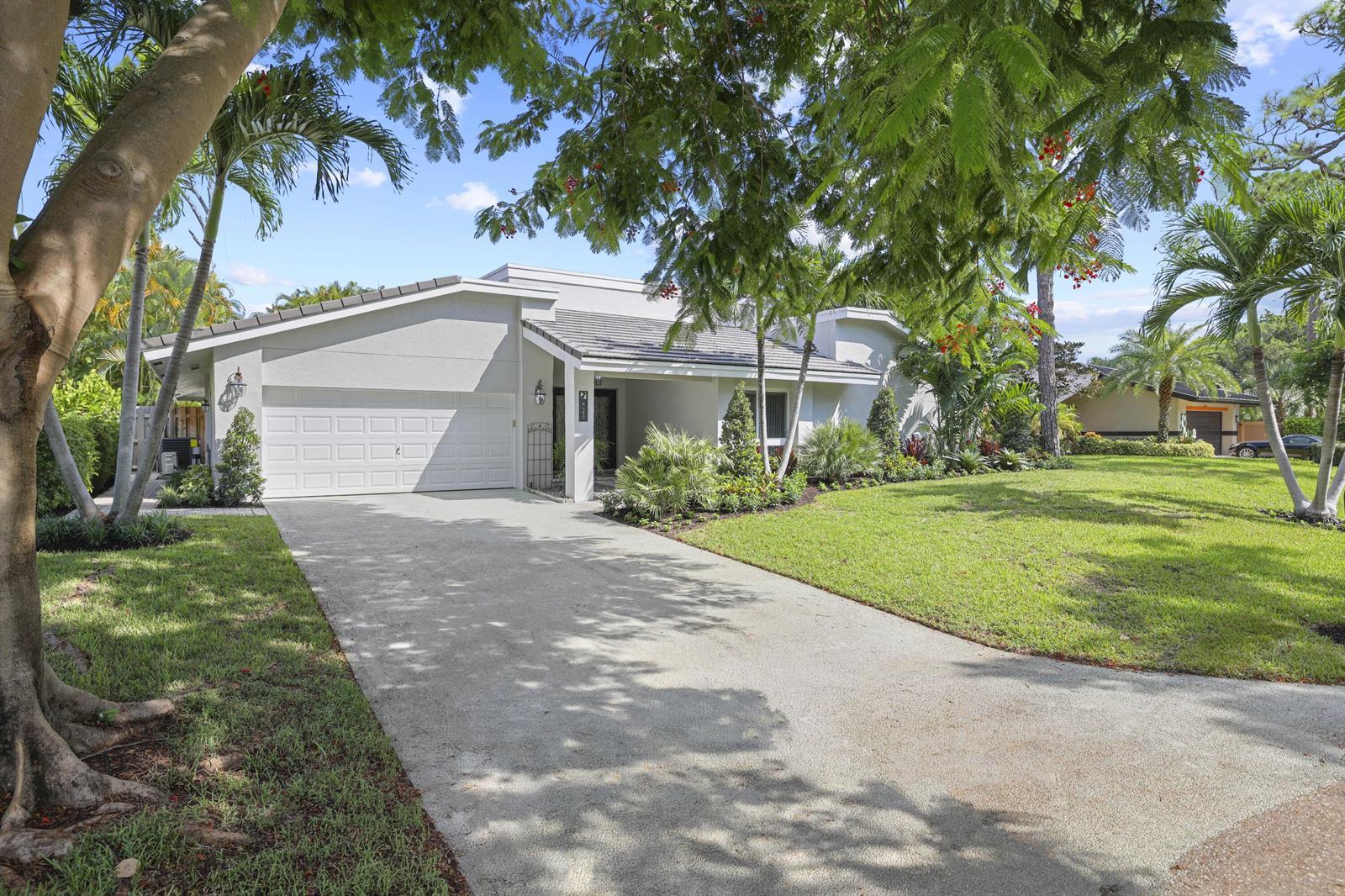 824 Foxpointe Circle, Delray Beach FL 33445 photo 5