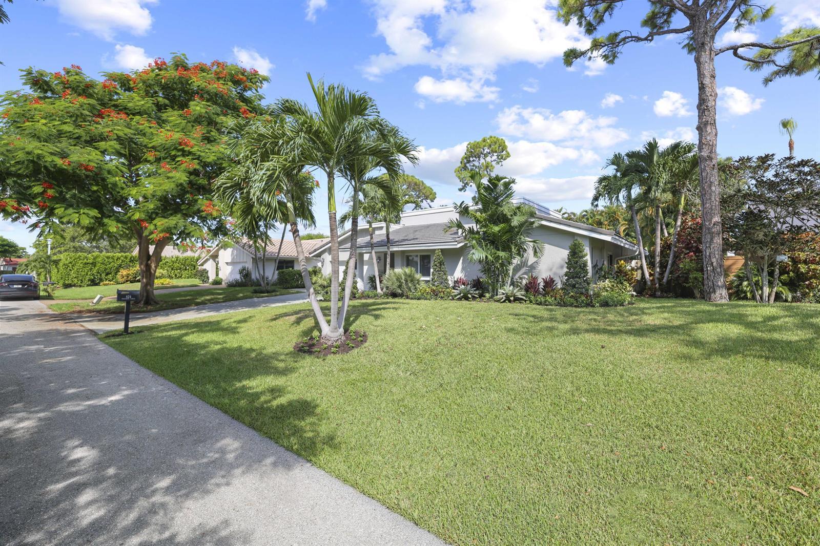 824 Foxpointe Circle, Delray Beach FL 33445 photo 4