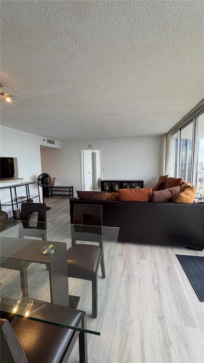 7601 E Treasure Dr # 2115, North Bay Village FL 33141 photo 4