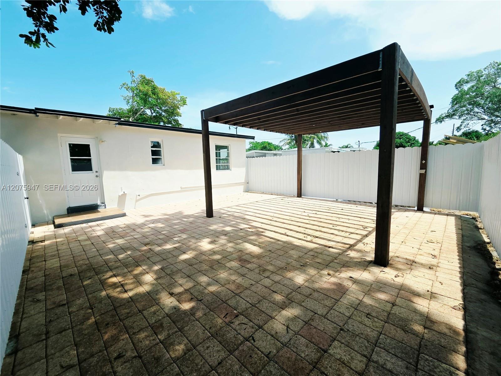 5301 NE 17th Ave, Pompano Beach FL 33064 photo 2