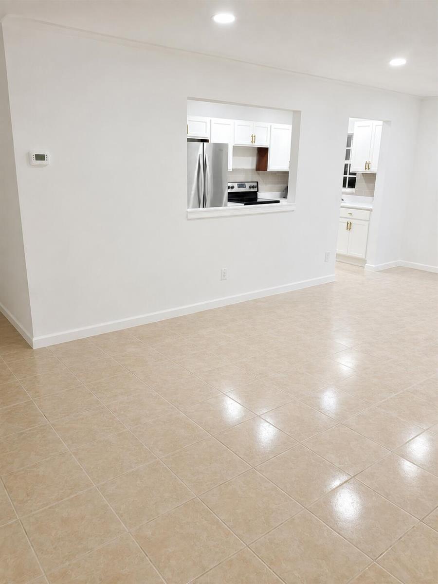 330 W 22ND Court, Riviera Beach FL 33404 photo 3