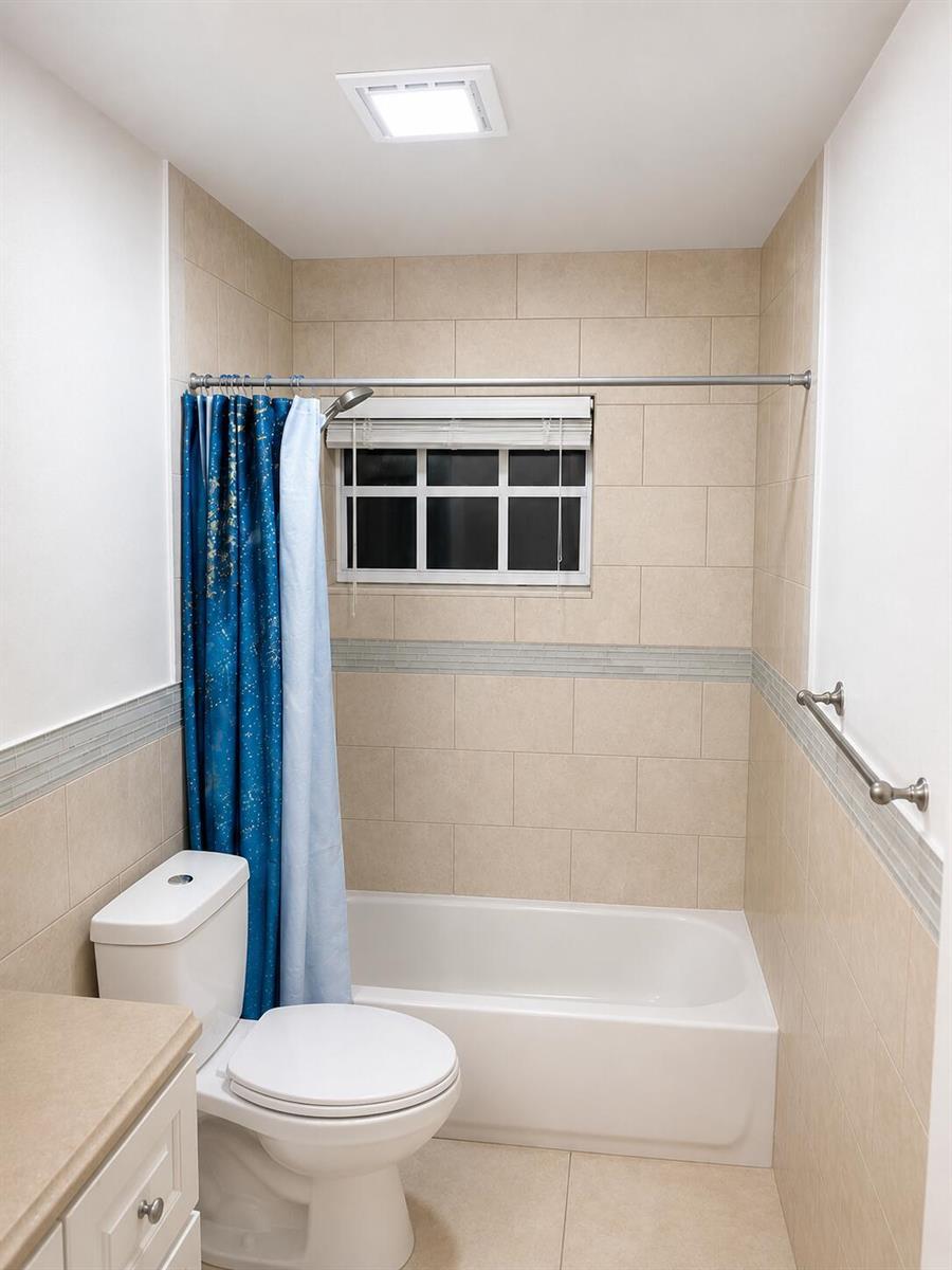 330 W 22ND Court, Riviera Beach FL 33404 photo 5