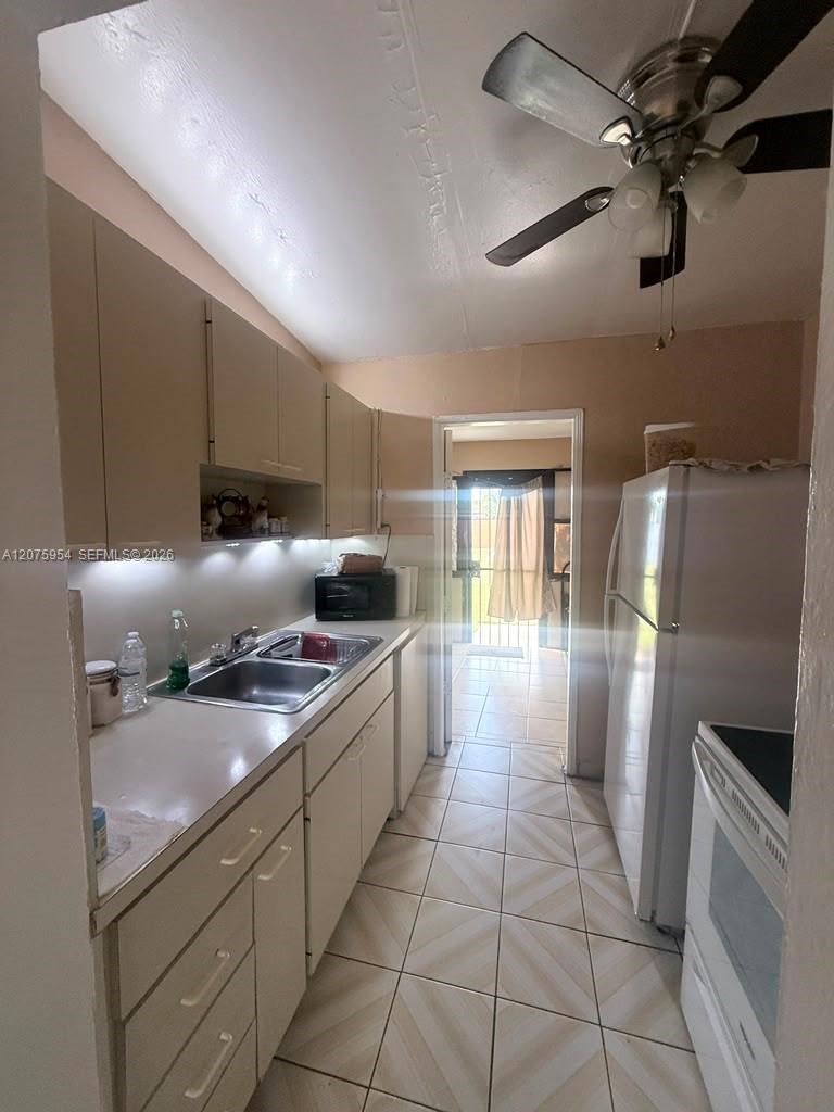 3190 NW 97th St, Miami FL 33147 photo 5