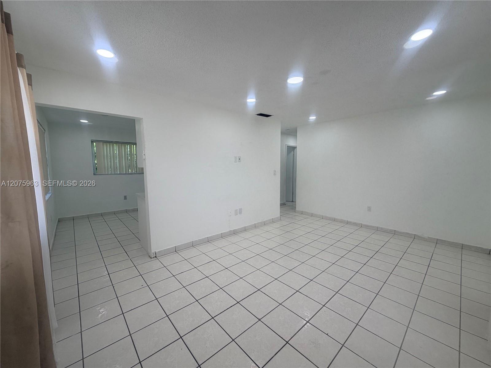 3821 SW 89th Ct, Miami FL 33165 photo 2