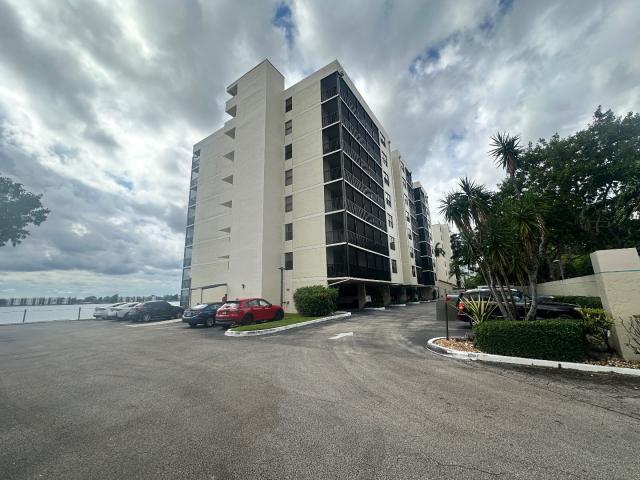 105 Lake Emerald Drive # 810, Oakland Park FL 33309 photo 2