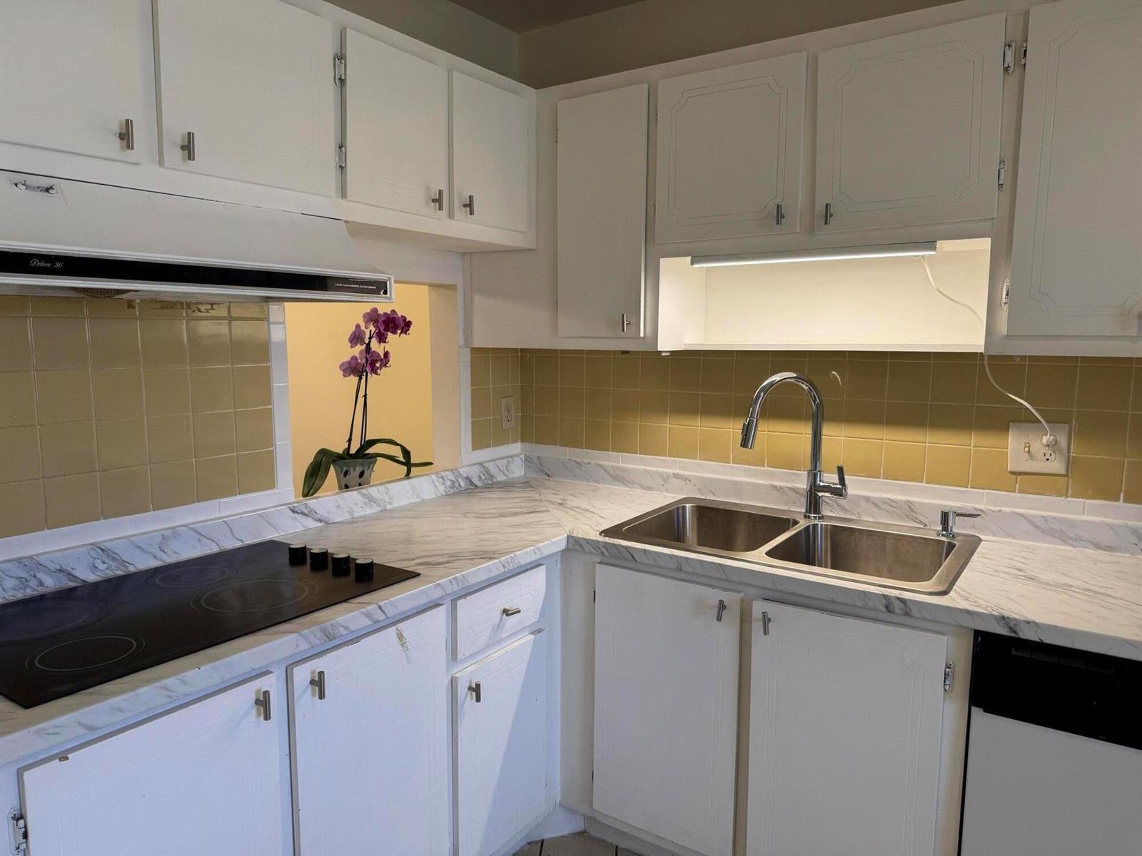 5800 FERNLEY Drive W # 17, West Palm Beach FL 33415 photo 3
