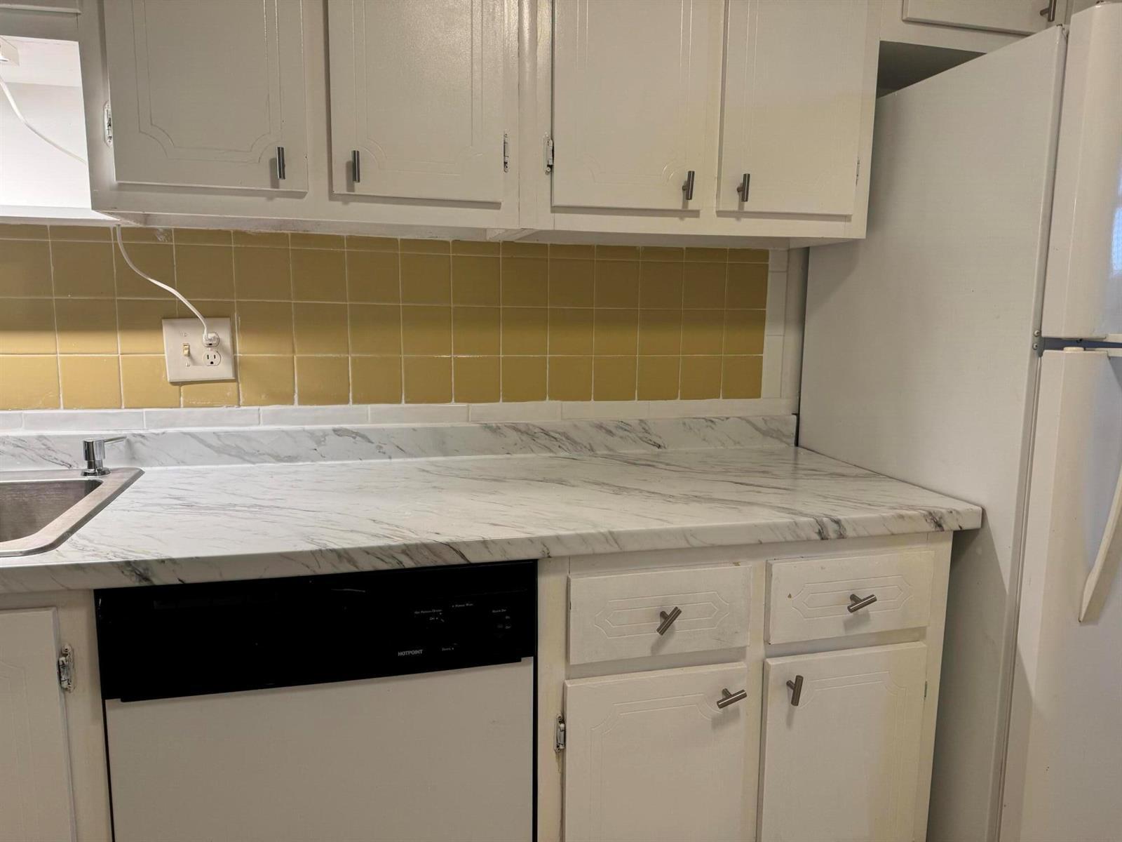 5800 FERNLEY Drive W # 17, West Palm Beach FL 33415 photo 4