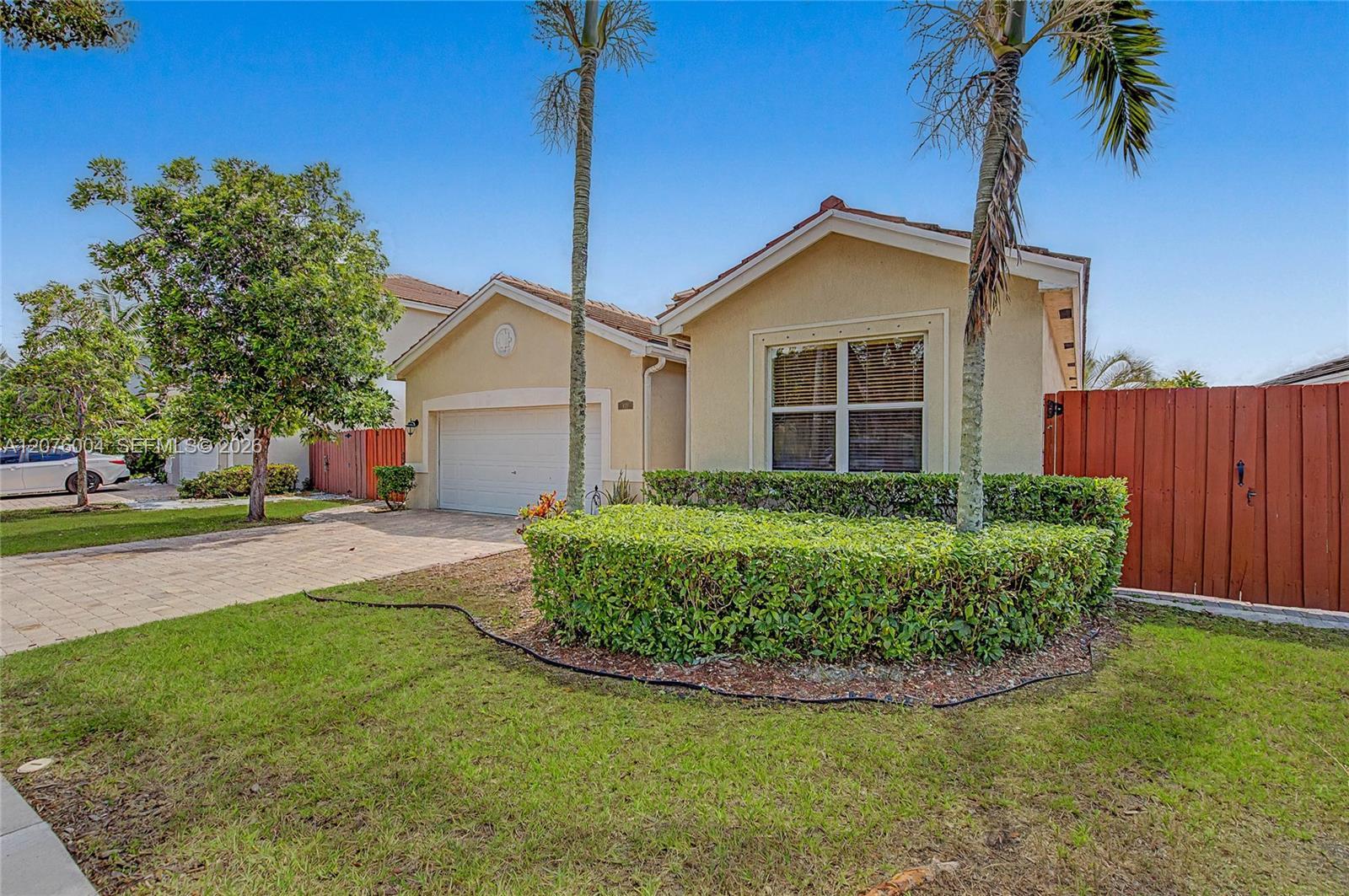 527 SE 31st Ave, Homestead FL 33033 photo 2