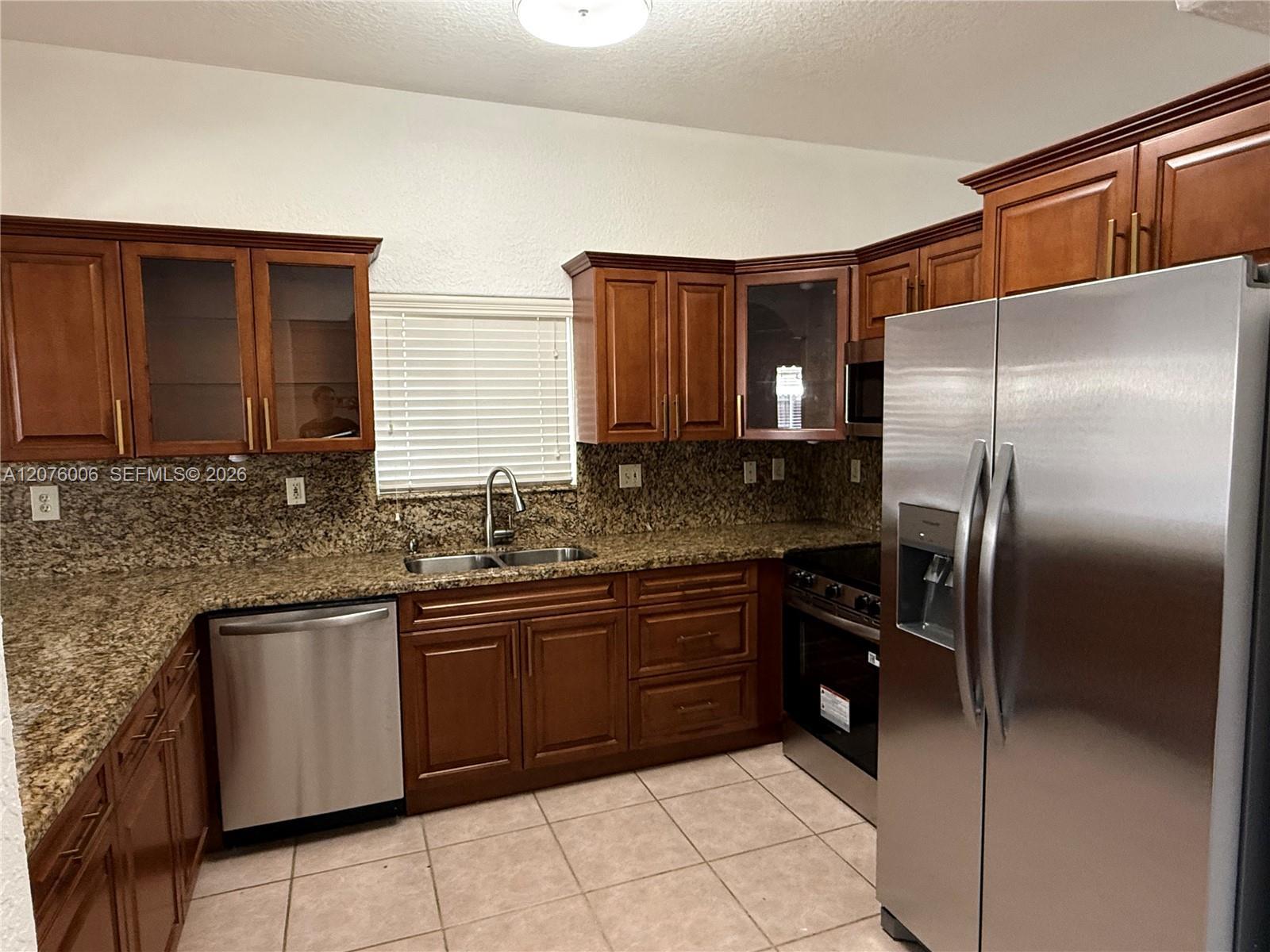 15957 SW 54th Ter, Miami FL 33185 photo 5