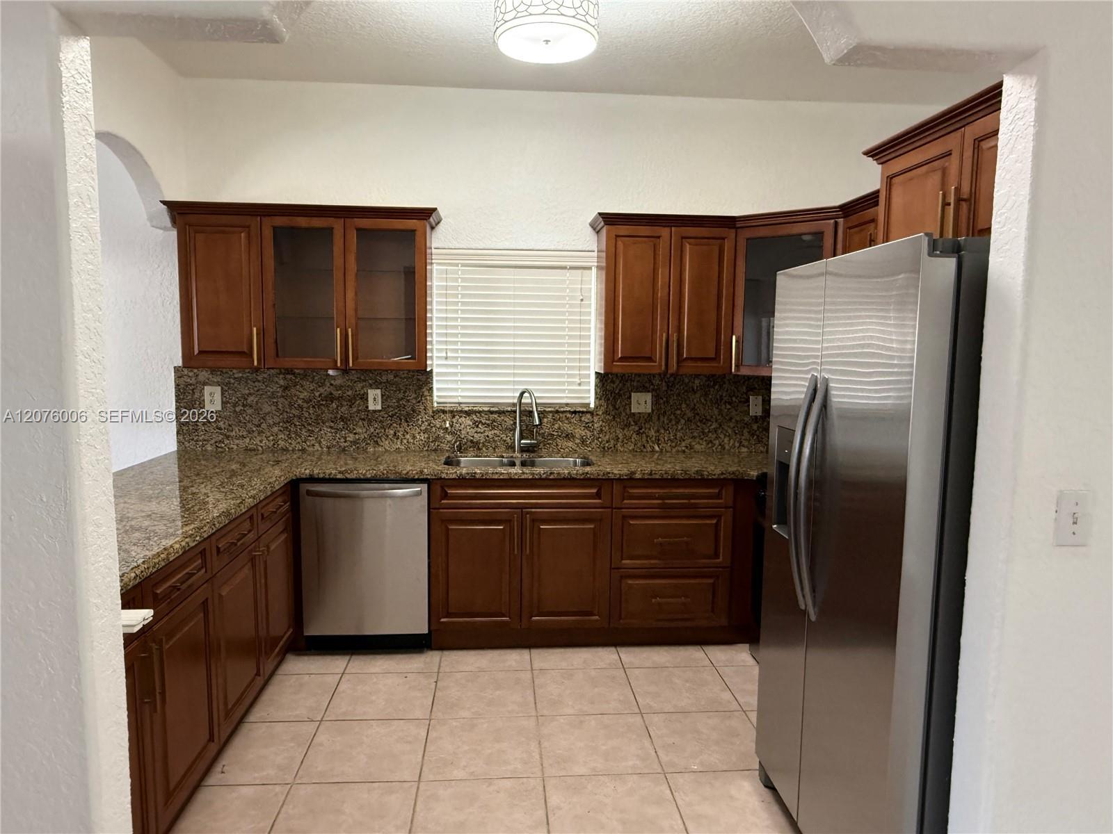 15957 SW 54th Ter, Miami FL 33185 photo 4