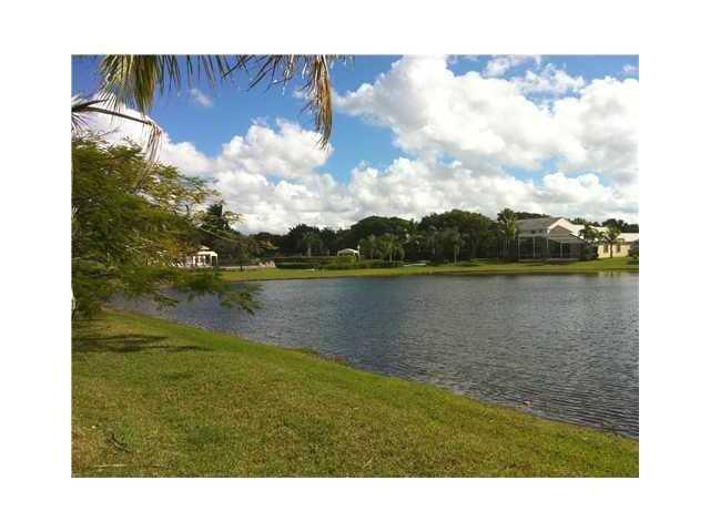 824 Savannah Falls Drive, Weston FL 33327 photo 2