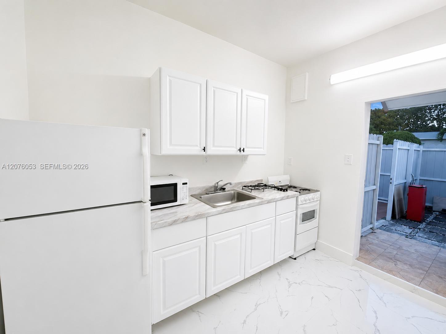500 E 54th St # B, Hialeah FL 33013 photo 2
