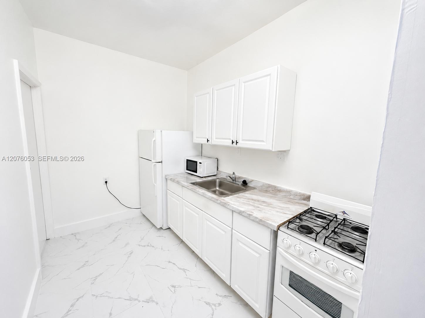 500 E 54th St # B, Hialeah FL 33013 photo 3