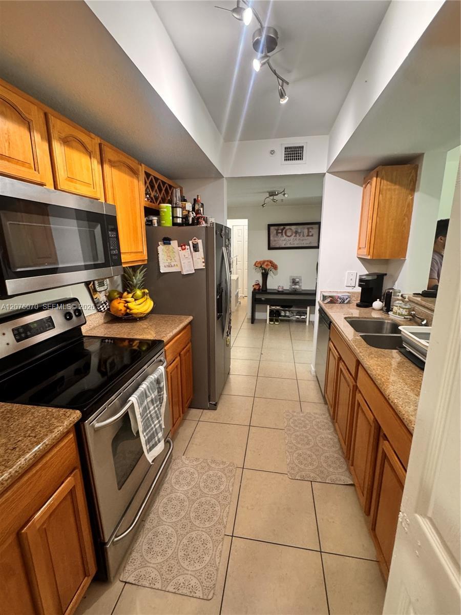 4242 NW 2nd St # 808, Miami FL 33126 photo 5