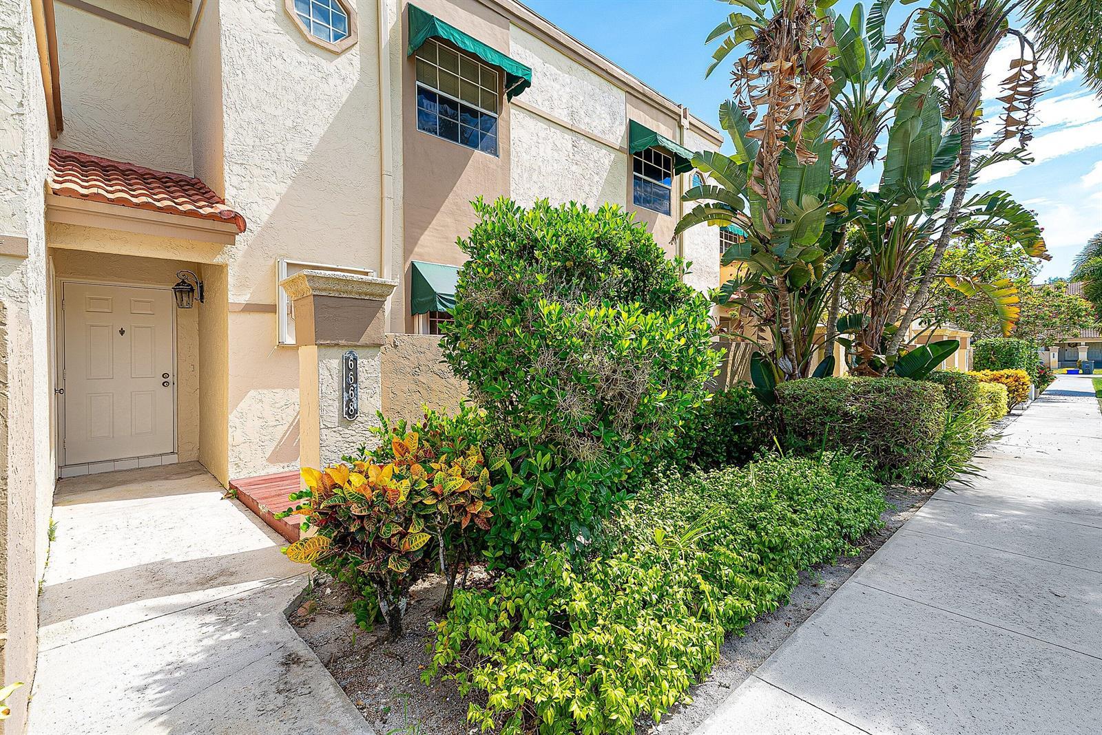 6668 Via Regina, Boca Raton FL 33433 photo 2