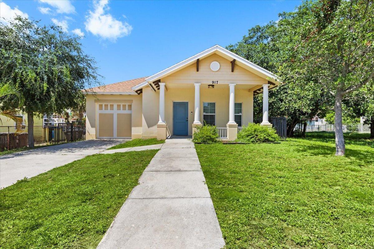 917 14th Street, West Palm Beach FL 33401