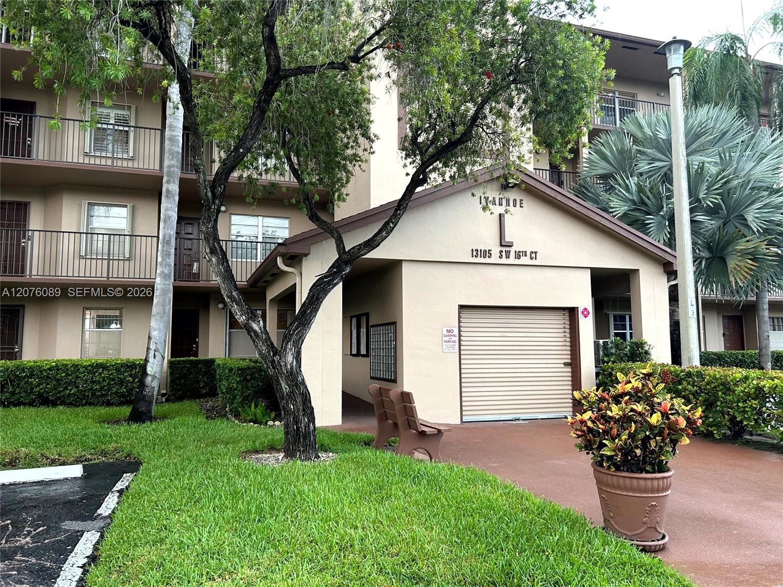 13105 SW 16 CT # 105L, Pembroke Pines FL 33027 photo 2