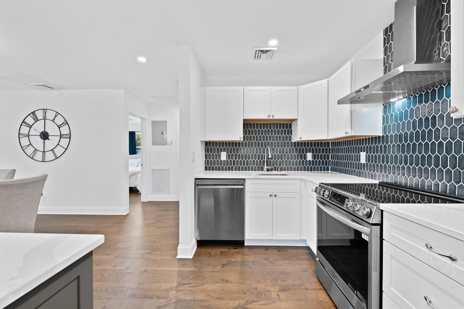 238 SW 10TH Avenue, Delray Beach FL 33444 photo 3